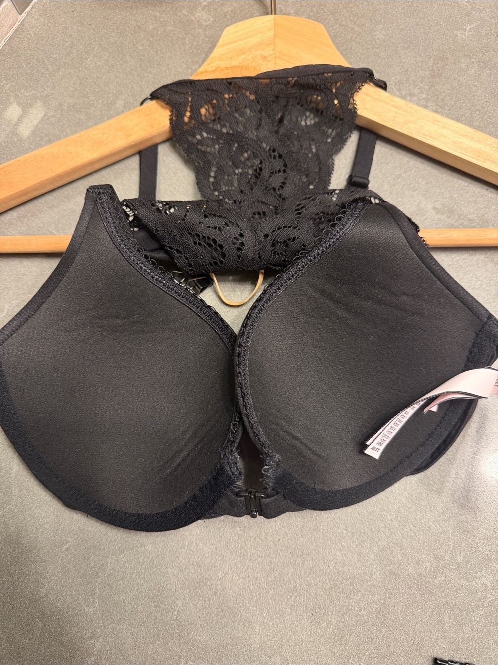 VICTORIA’S SECRET Women's Lace Racerback T-Shirt Bra - Black and Cream- Size 32B - Picture 12 of 12